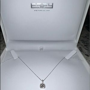 14 Karat White Gold Diamond Pendant with 0.35Tw Round Diamond